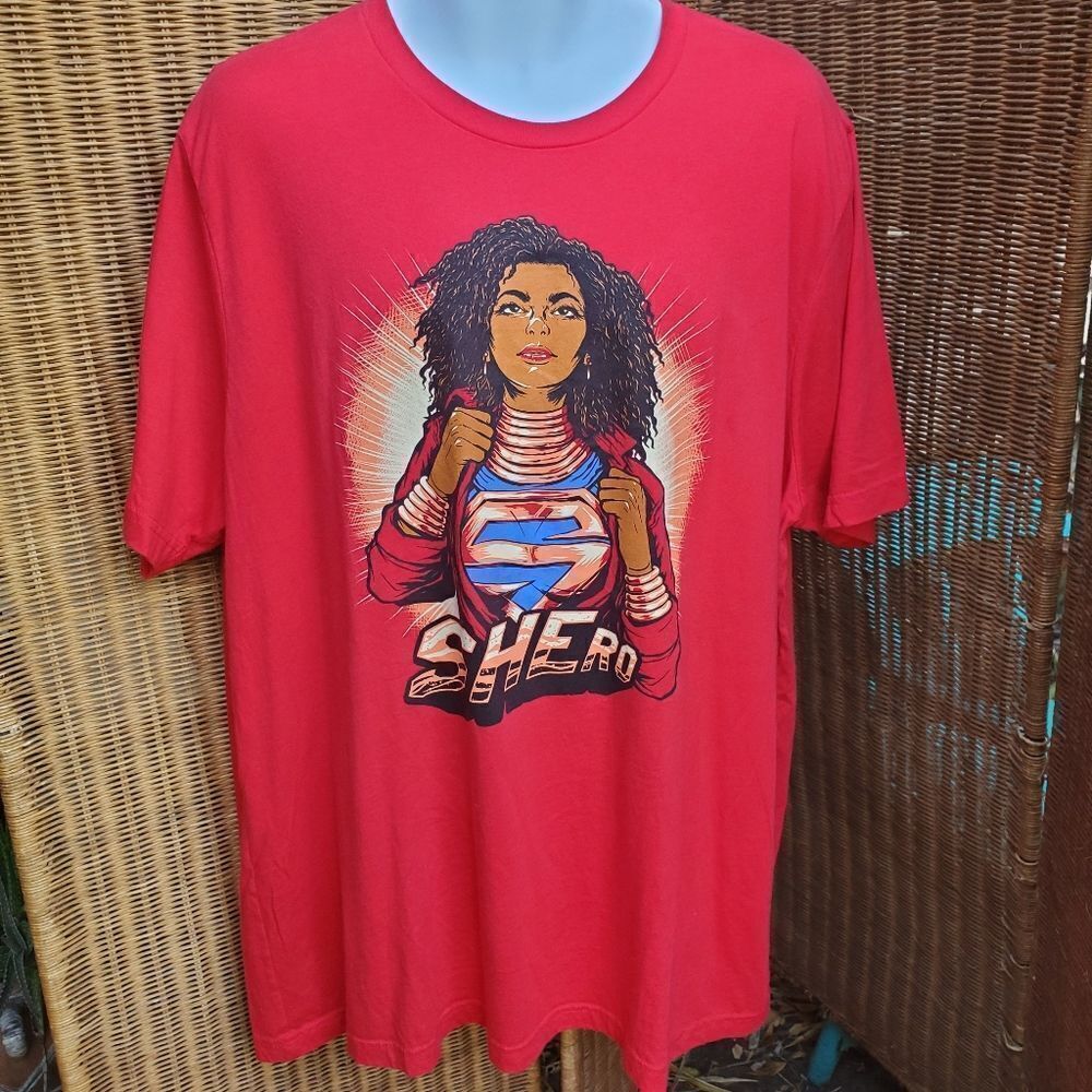 Izzy & Liv SHERO T Shirt 3XL